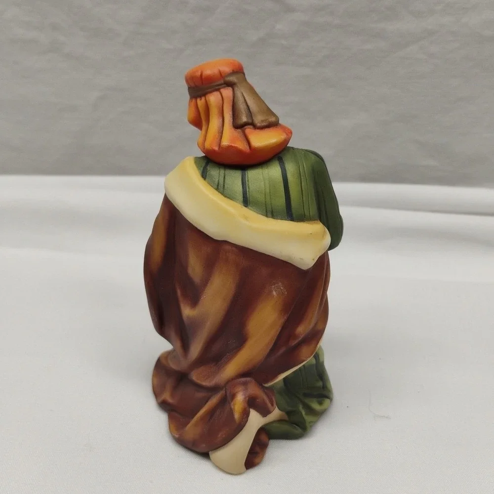 O'Well Christmas Nativity Figurine Shepherd With Sheep Lamb Ceramic Porcelain‎